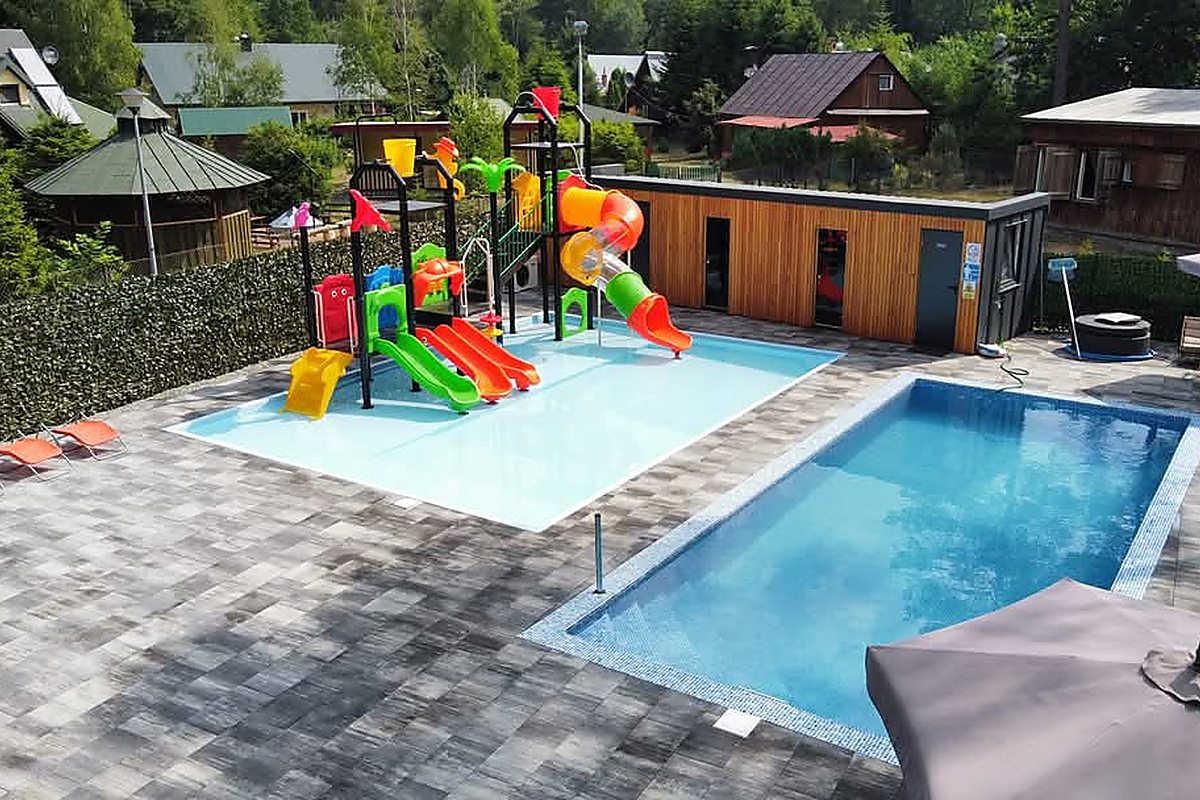 Strefa basenowa – widok z drona